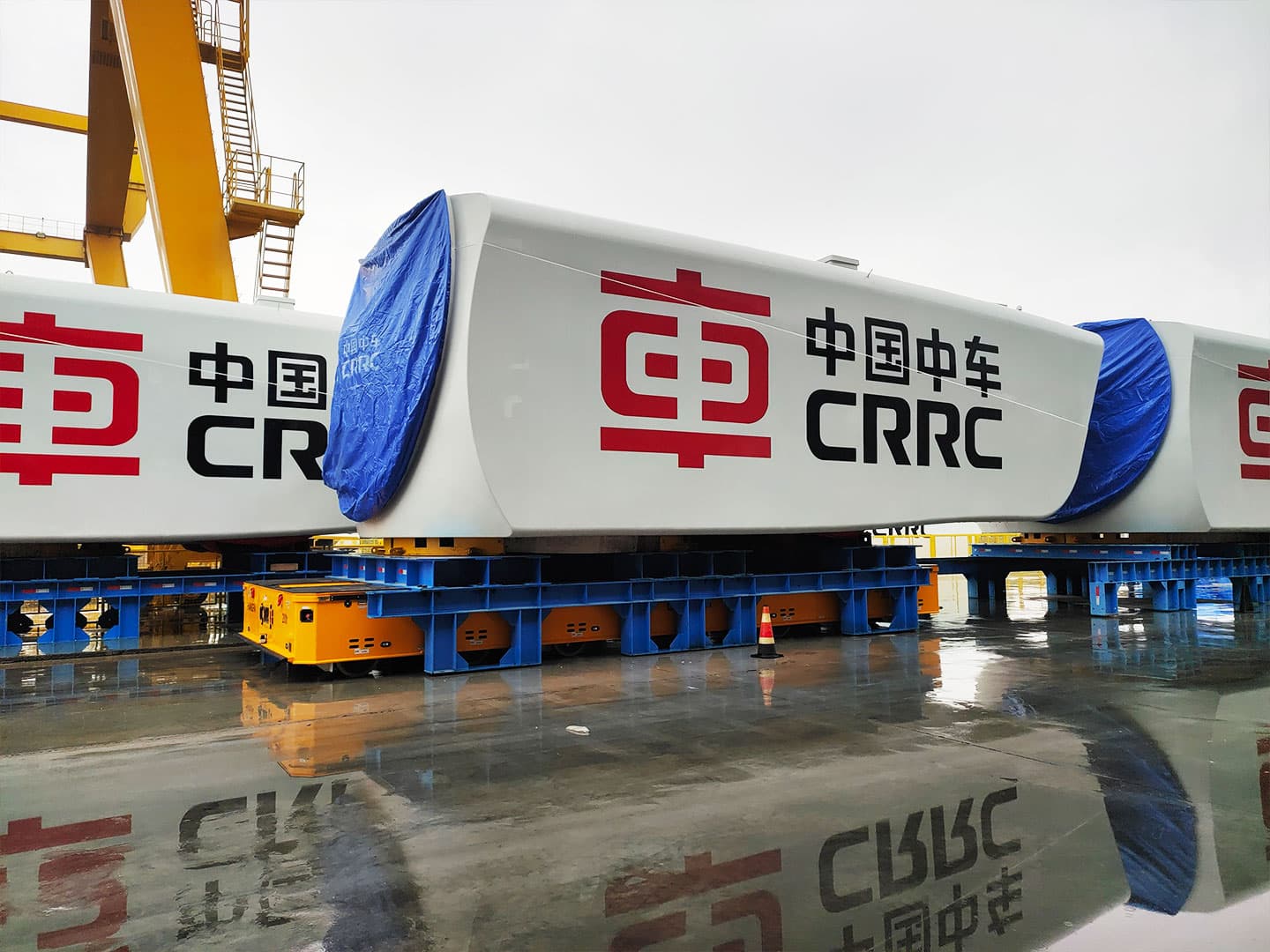 Application of 200t heavy-duty omnidirectional vehicle for engine compartment transportation-2