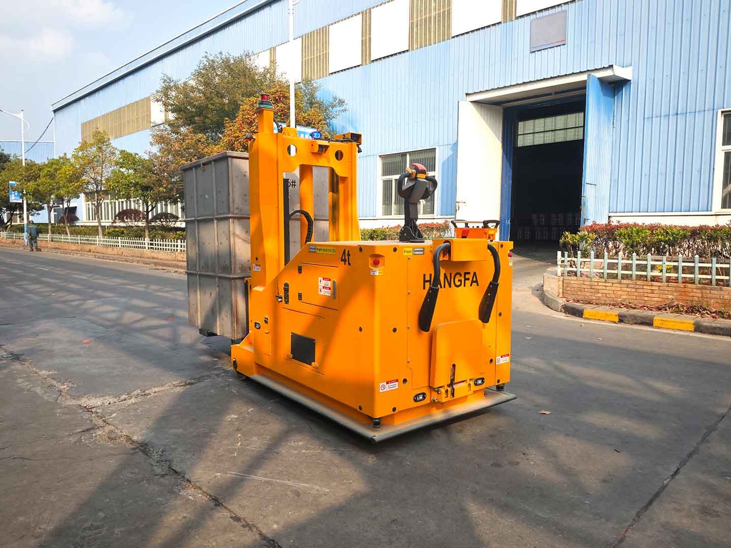 4t叉车AGV应用于金属制品业预混料中转桶往返车间运输-2