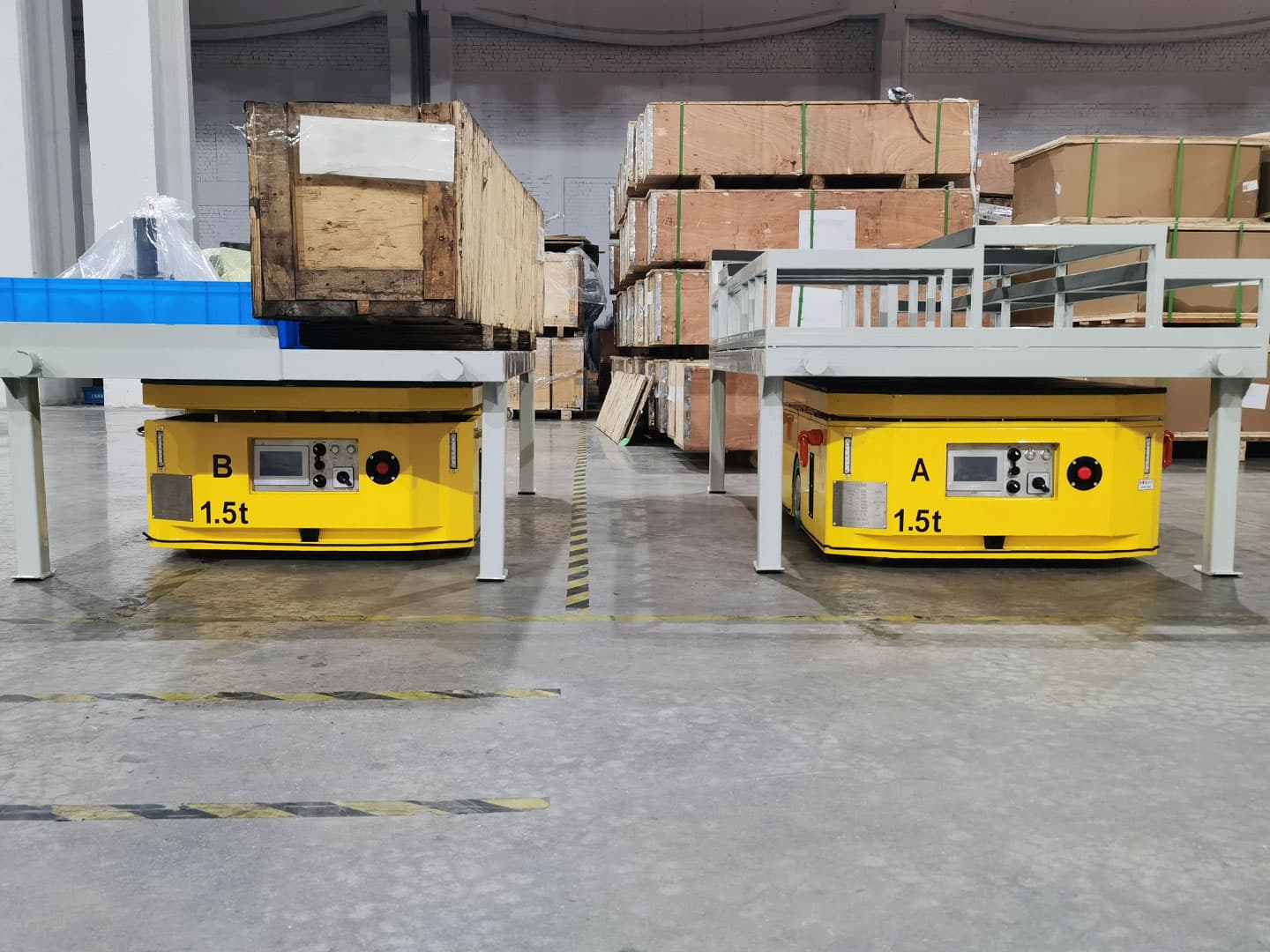Мобильная платформа AGV грузоподъемностью 1,5 т для транспортировки компонентов различных типов и размеров-0