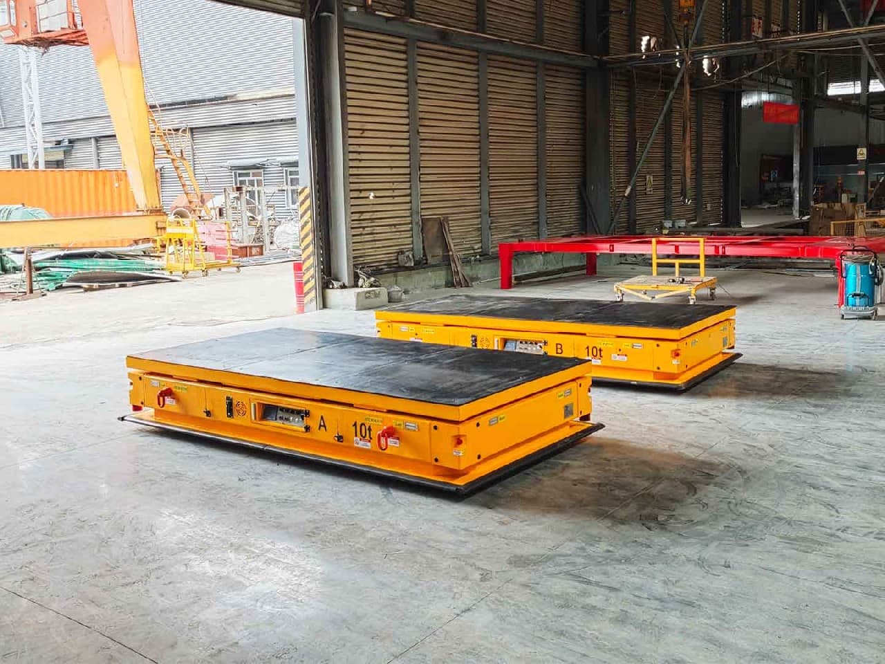 Синхронизированное двух AGV грузоподъемностью 10 т для транспортировки компонентов-0