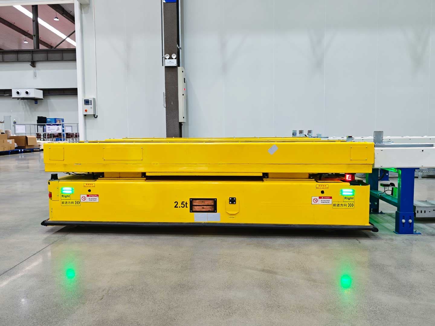Application of 2.5t AGV for Transporting Multiple Types of Components-0